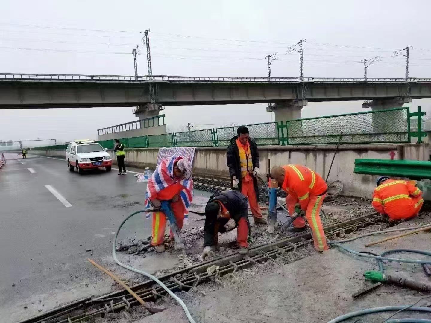 西陵桥梁伸缩缝抢修料