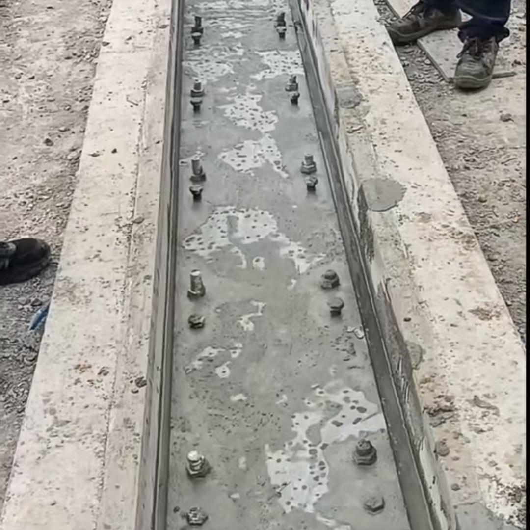 西陵港口码头起重机龙门吊重型机械设备稳固用早强快凝轨道胶泥